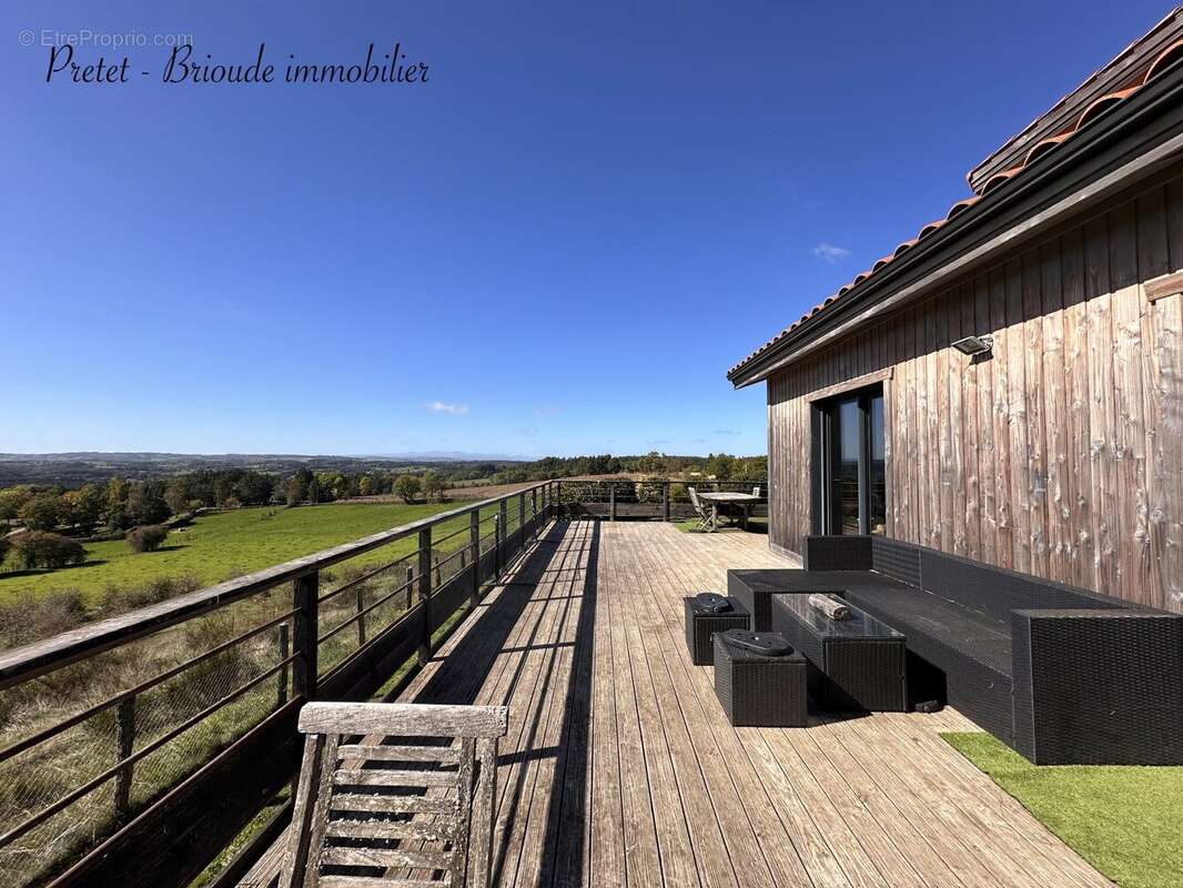 Maison à RUYNES-EN-MARGERIDE