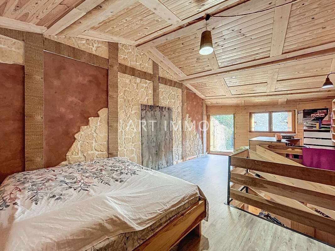 A vendre bergerie entierement renovee avec vue degagee a murs - photo 10