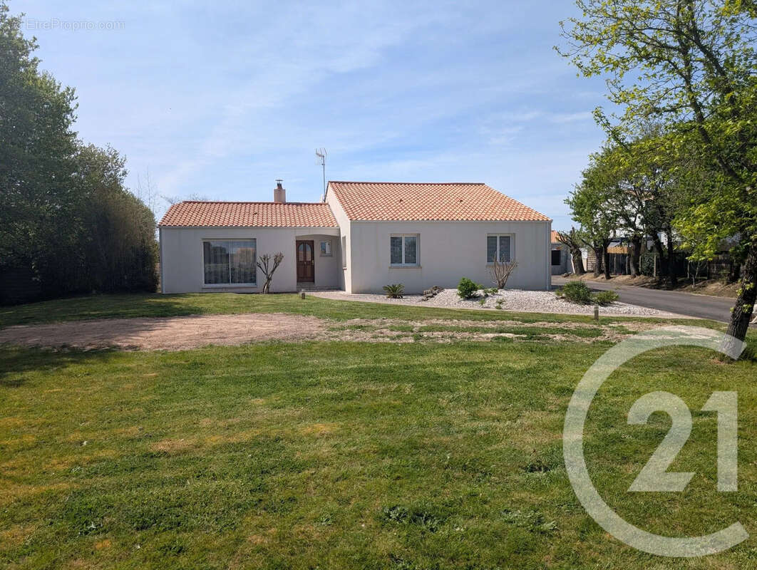 Maison à TALMONT-SAINT-HILAIRE