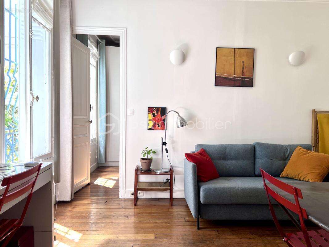 PARIS 18ᵉ – RUE CAVALLOTTI 2 pièces de 37,07 m² – Calme absolu – Charme de l'ancien – Belle hauteur sous plafond - photo 3