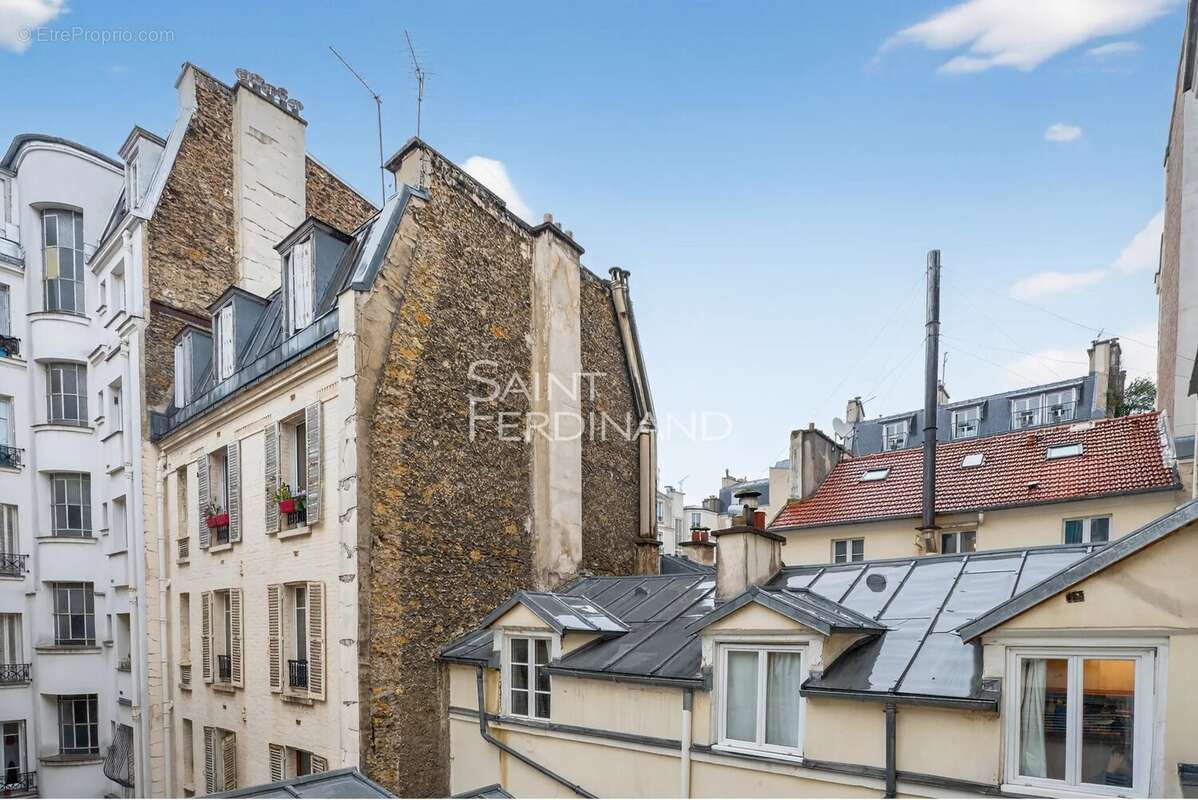 Appartement à PARIS-17E