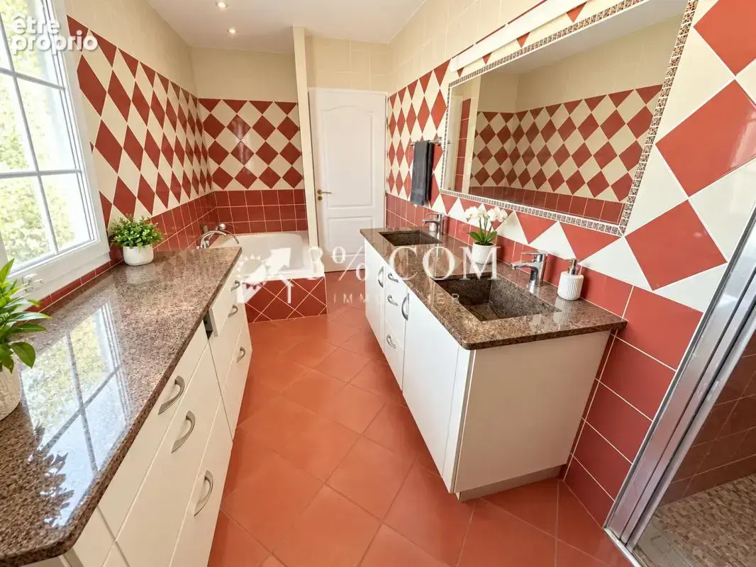 Villa - 183 m2 - 5 chambres - dependance/garage 100 m2 - jar - photo 14