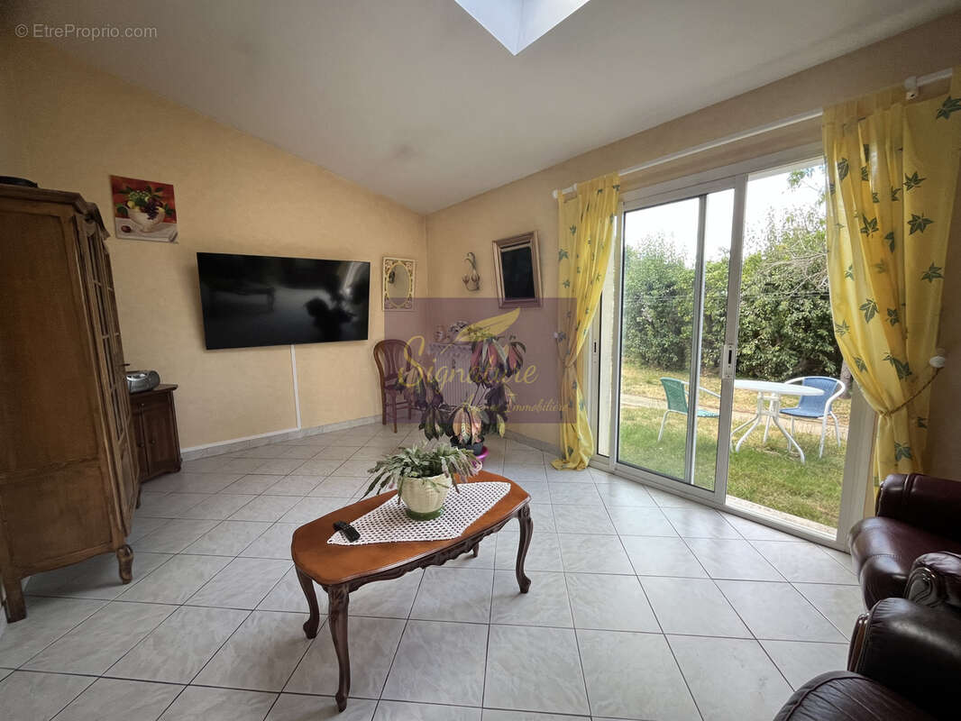 Maison familiale type 5 de 96 m2 sur 300 m2 de terrain avec Garage - photo 4