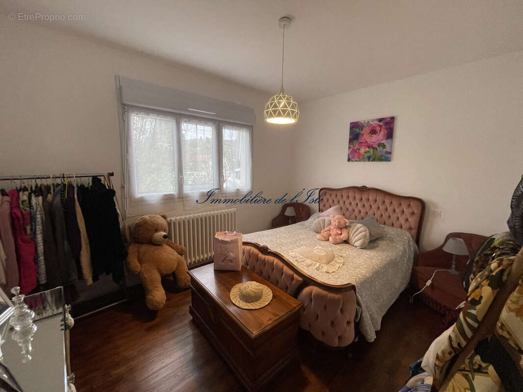 Maison à SAINT-LEON-SUR-L&#039;ISLE