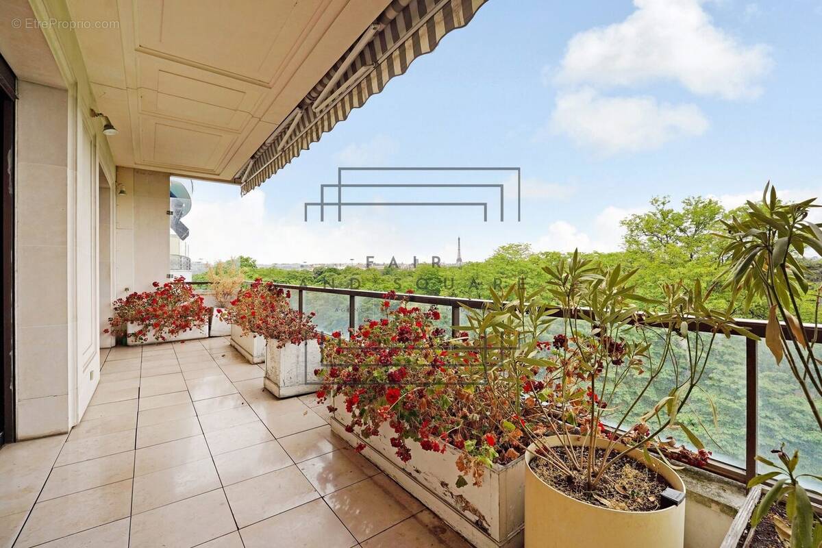 Appartement à NEUILLY-SUR-SEINE