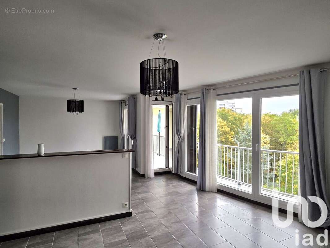 Photo 2 - Appartement à TREMBLAY-EN-FRANCE