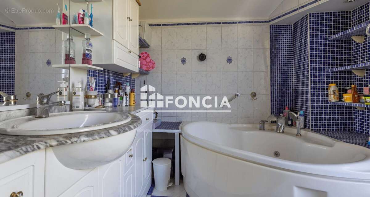 Maison à VIRY-CHATILLON