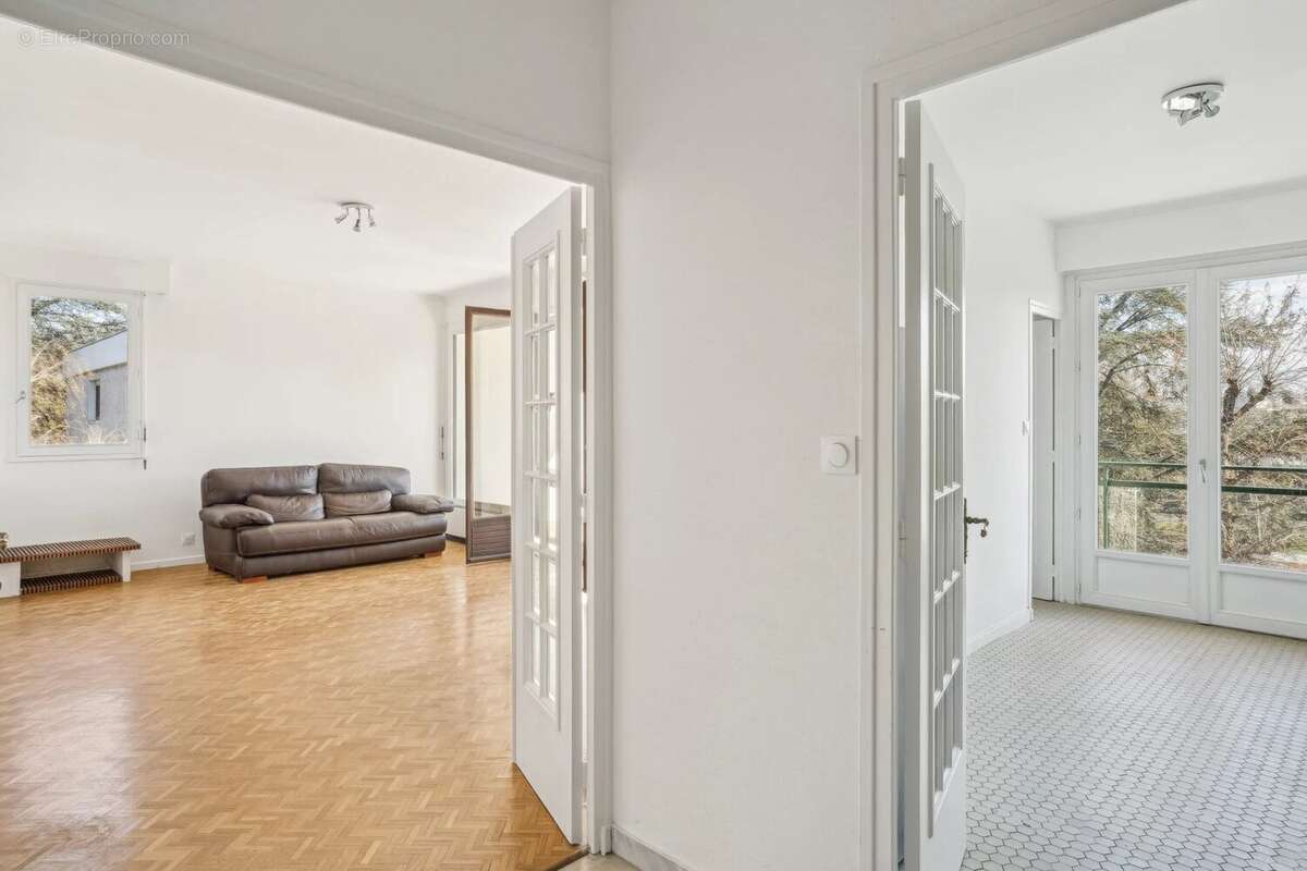 Appartement à CHARBONNIERES-LES-BAINS