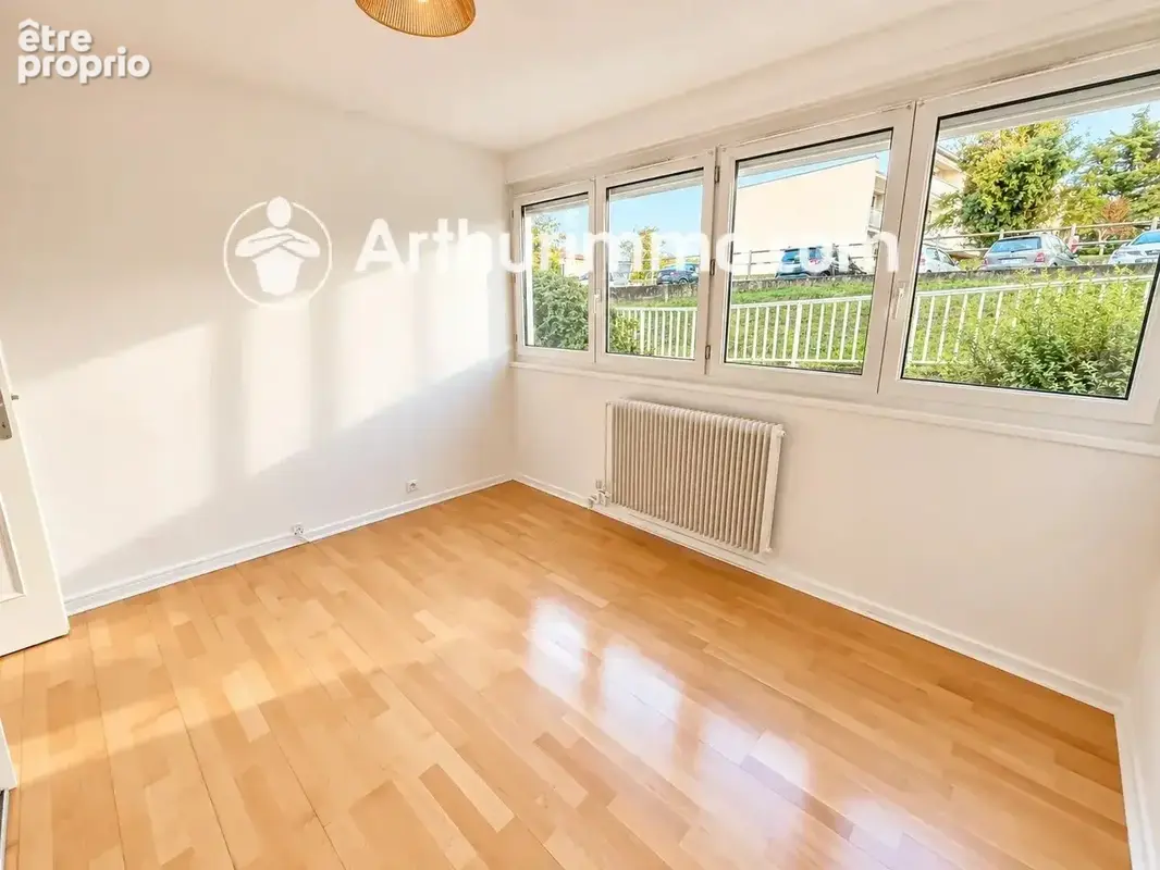 Appartement T4 de 75 m² avec garage double, cave et balcon – Grigny (69520) - photo 7