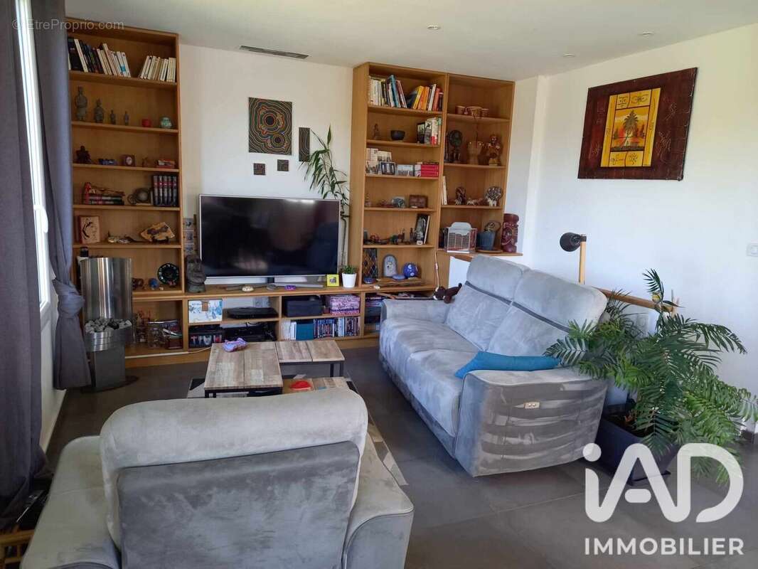 Maison 158 m² à Thonac  - photo 3