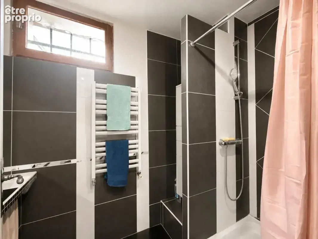 Maison de 4 pièces de 118 m² à Saint-Paul-en-Jarez - photo 12