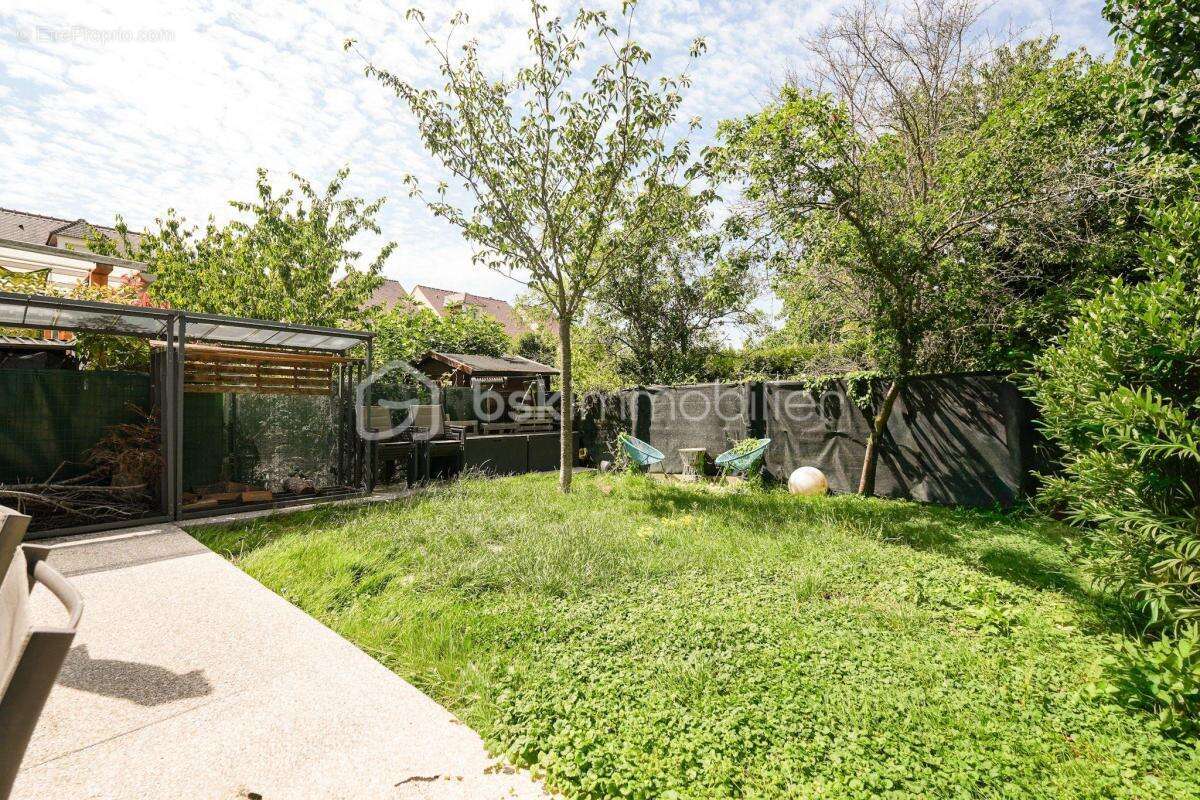 Un havre de paix familial dans un cadre verdoyant - 138 m² - dpe c - photo 2