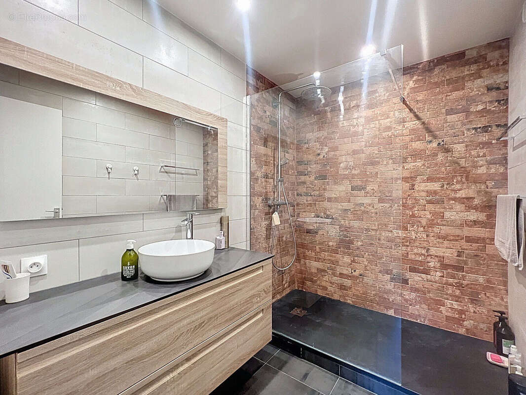 Appartement à SURESNES