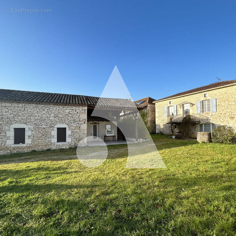 Maison à SAINT-MATRE