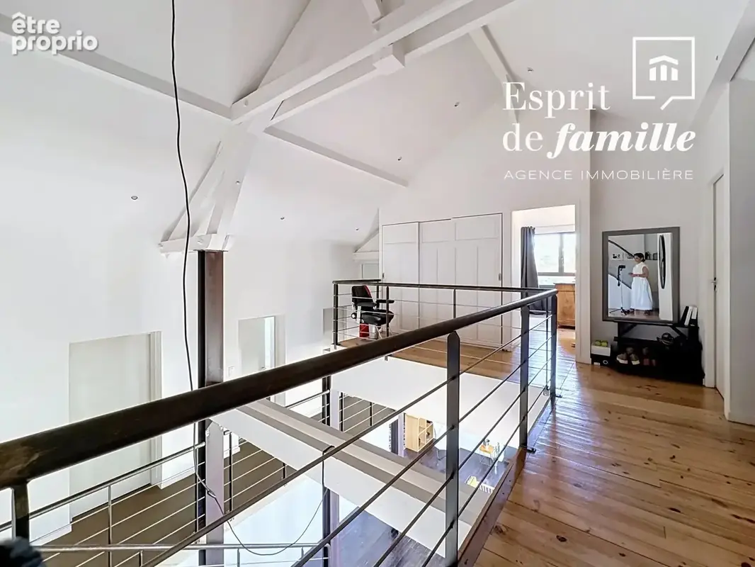 Limonest, loft 270m2 jardin 2000m2 - photo 11