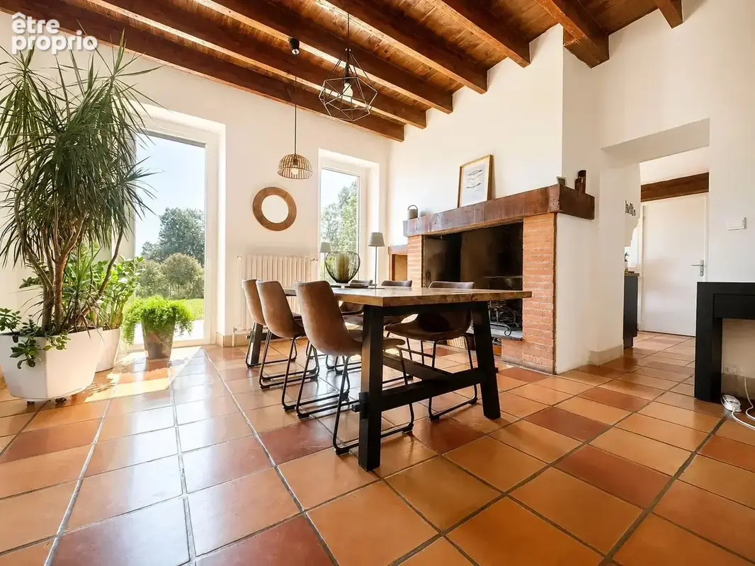 Maison de caractère de 260 m2 sur 2500 m2 de parcelle - photo 6