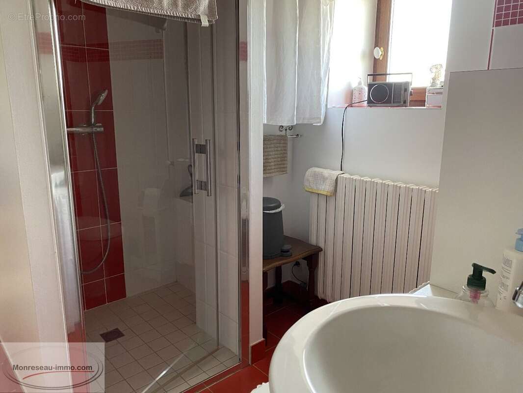 Maison à PRESSY-SOUS-DONDIN