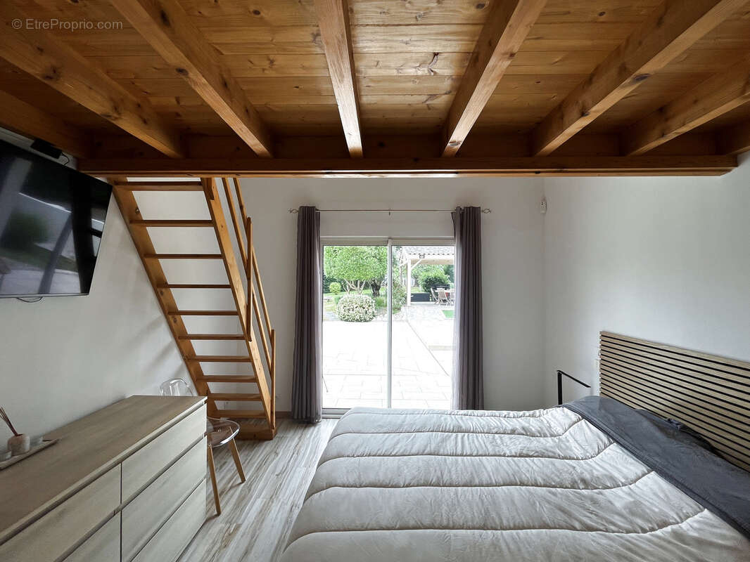 Maison à AMBARES-ET-LAGRAVE