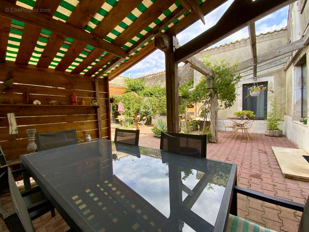 Maison Pons 6 pièce(s) 145 M² - photo 3