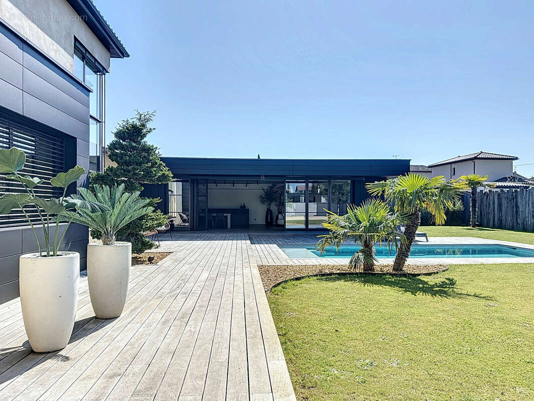 Maison à JASSANS-RIOTTIER