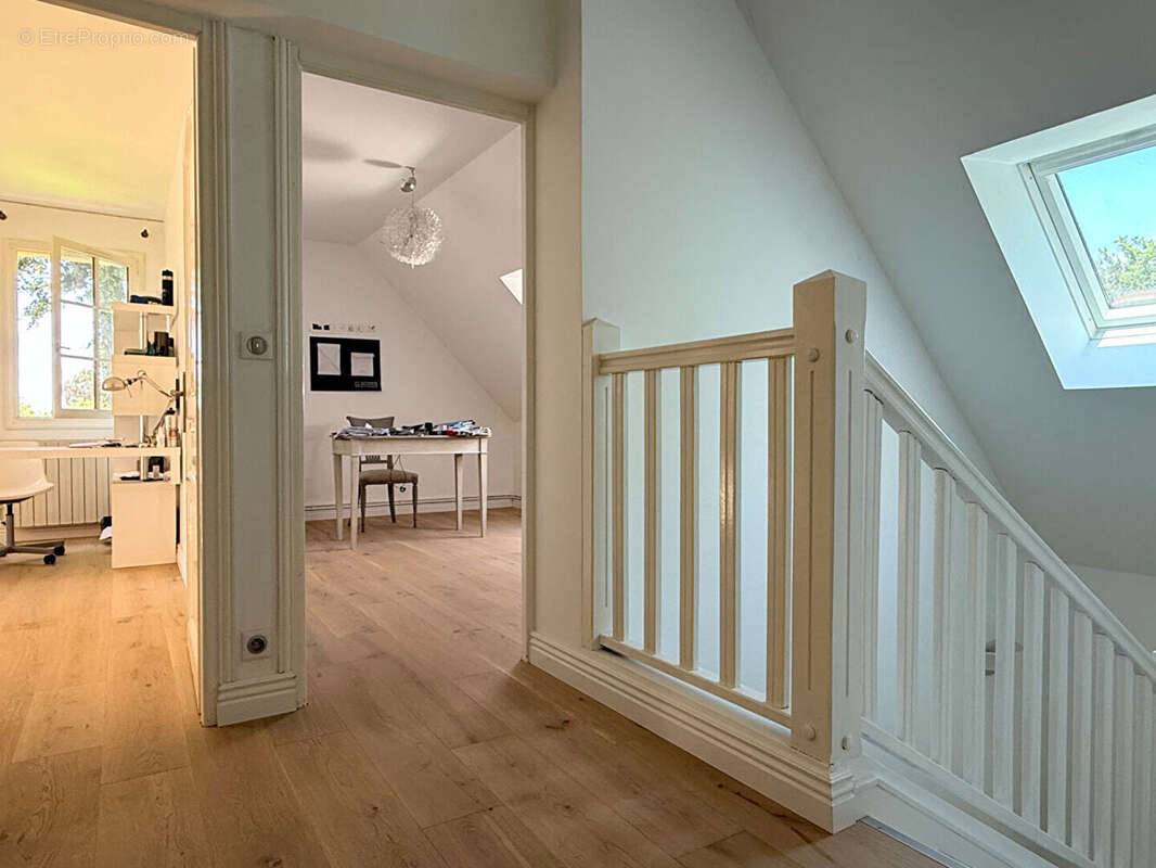 Maison familiale rénovée avec goût à Coye-la-Forêt - photo 14