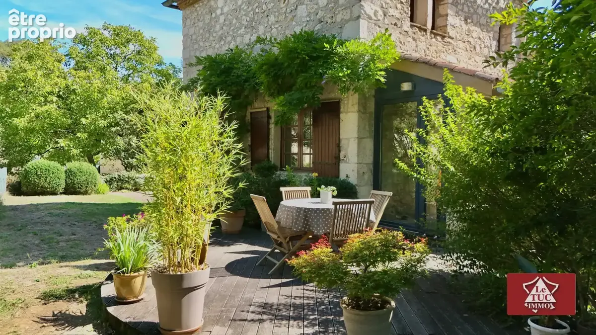 Maison en pierre avec garage, piscine et jardin. - photo 2