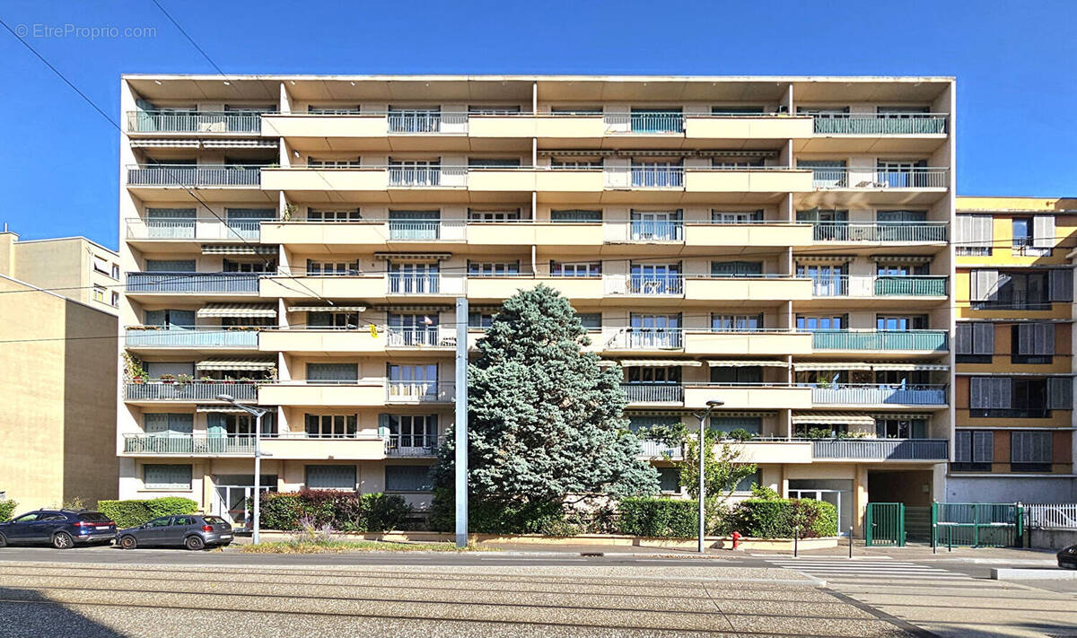 Appartement à LYON-8E