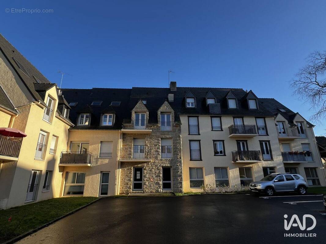 Photo 1 - Commerce à LAMBALLE