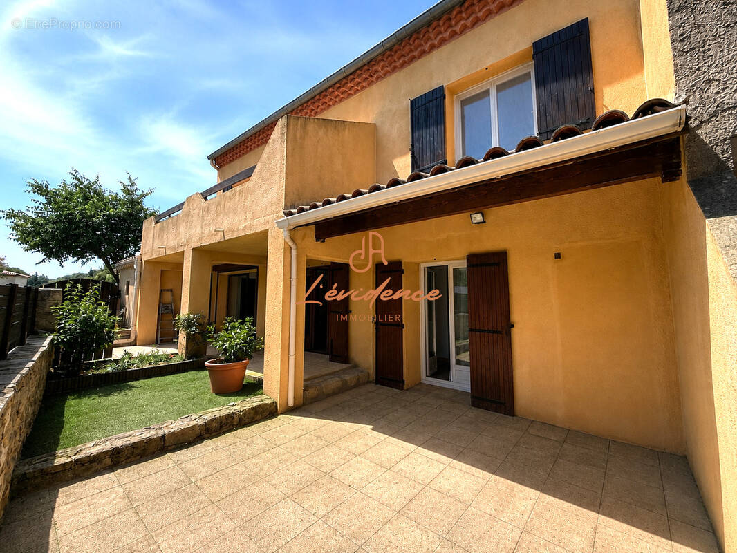 Maison à MALATAVERNE