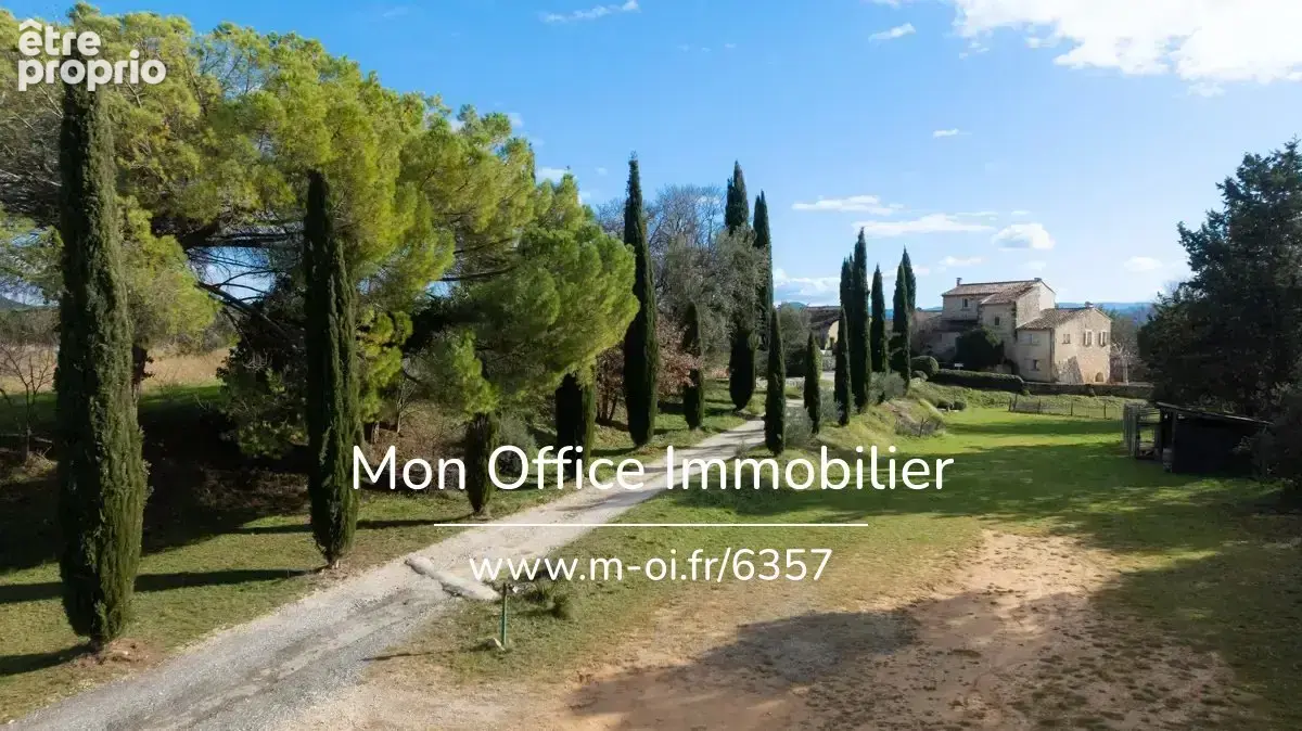Référence : 6357-EHA. - Propriété du 16 ème siècle avec domaine viticole proche d’Aix-en-Provence - photo 15