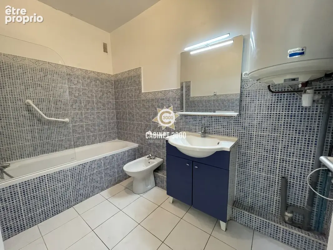 M2281 - TOULON - Mourillon - Appartement T3 - Balcon - Vue mer - photo 7