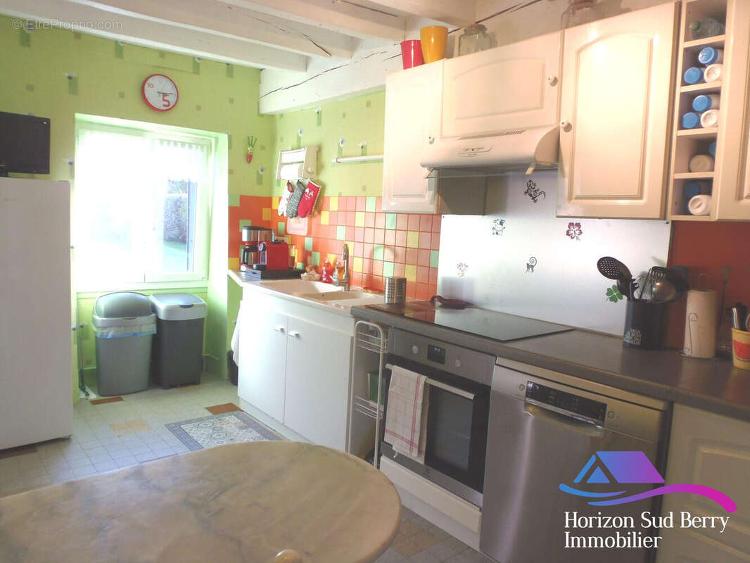 Cuisine - Maison à PERASSAY