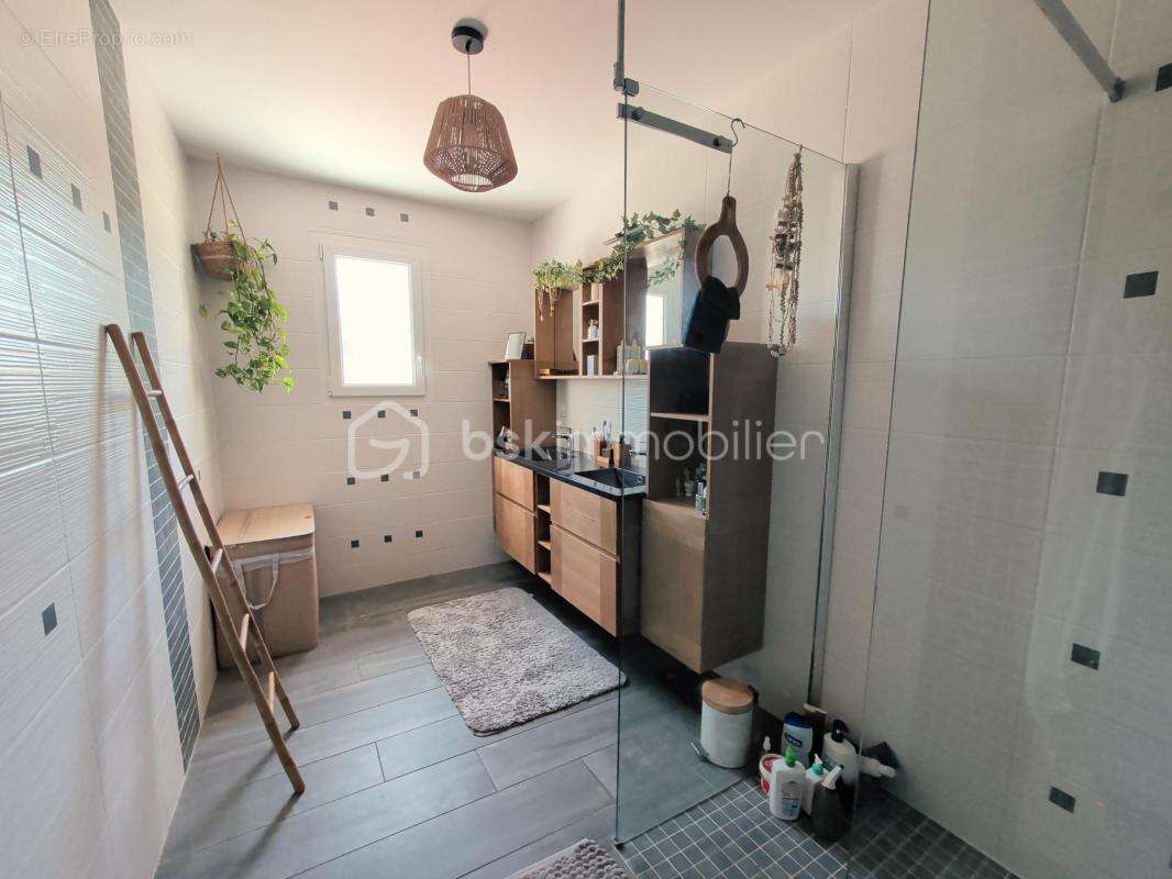 Maison familiale 121 m² - Jardin – Garage - Grenier - photo 13