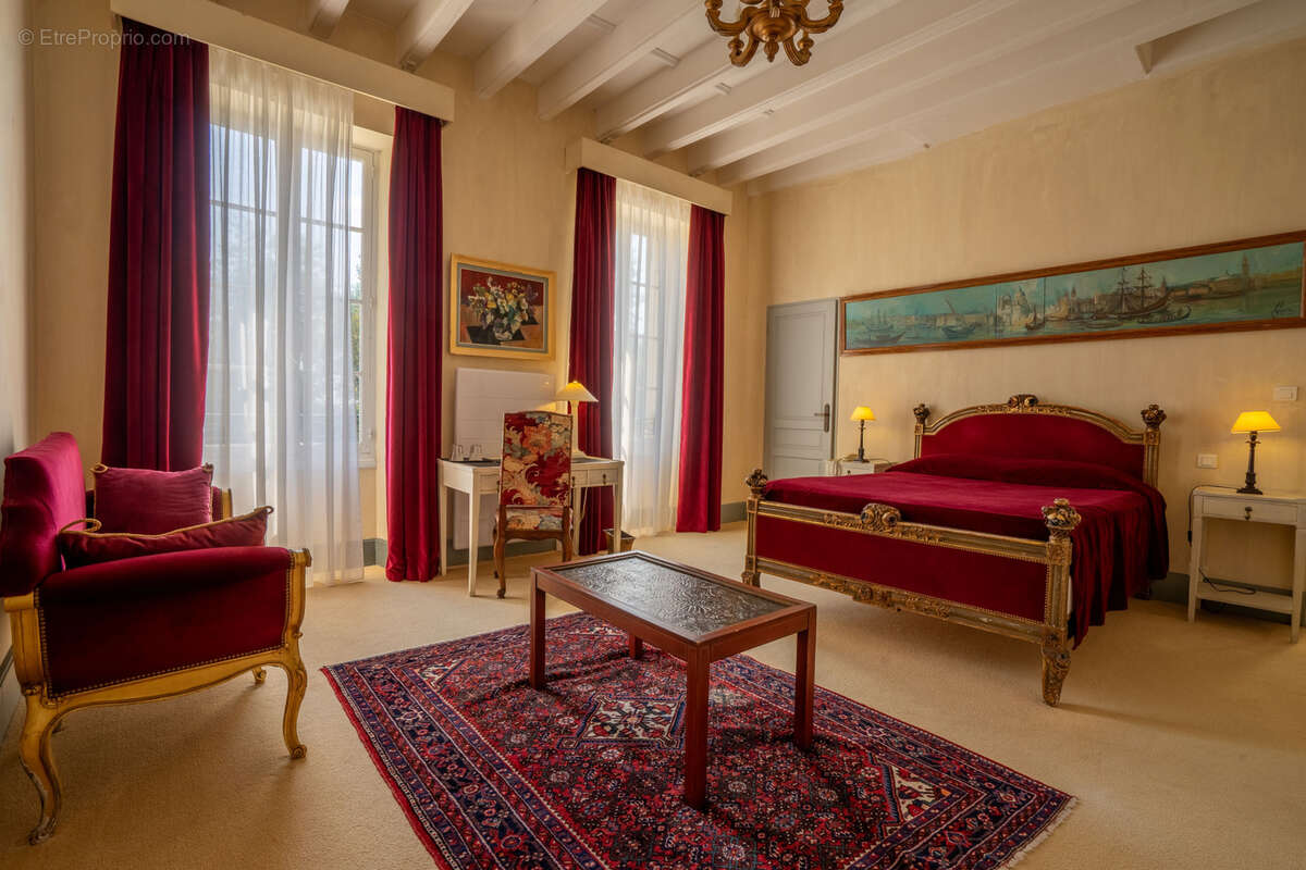 Magnifique Demeure dans le style néo paladien de 750 m2 comprenant 9 suites et 3 chambres avec un terrain de 1 - photo 15