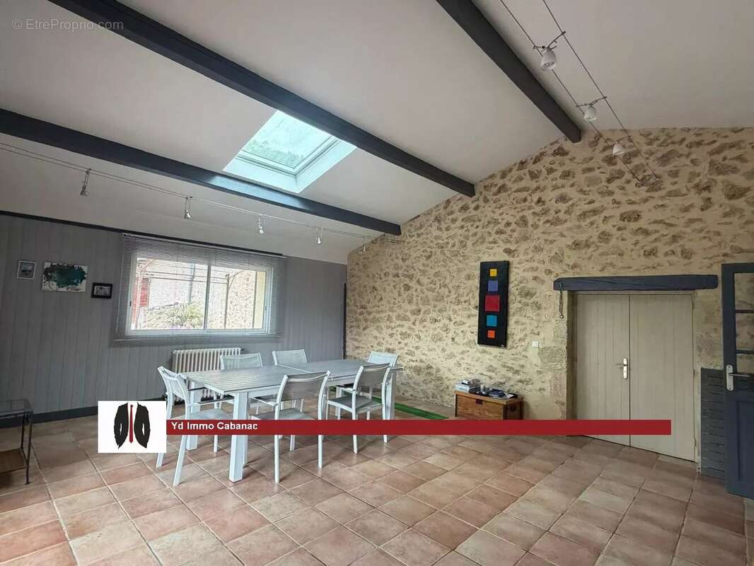 Maison à PUJOLS-SUR-CIRON