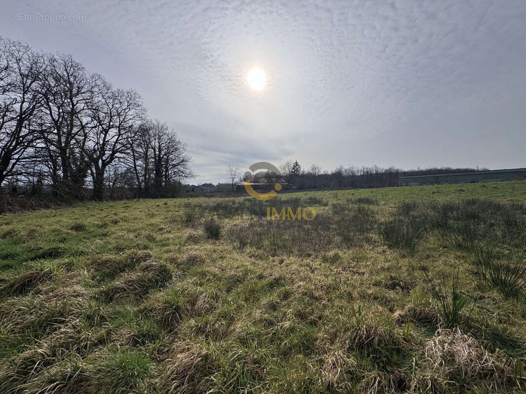 Maison à SECONDIGNY