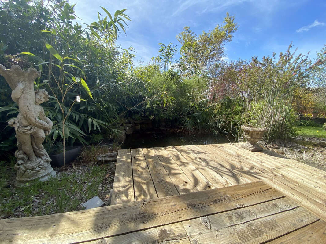 Maison à CRAPONNE-SUR-ARZON