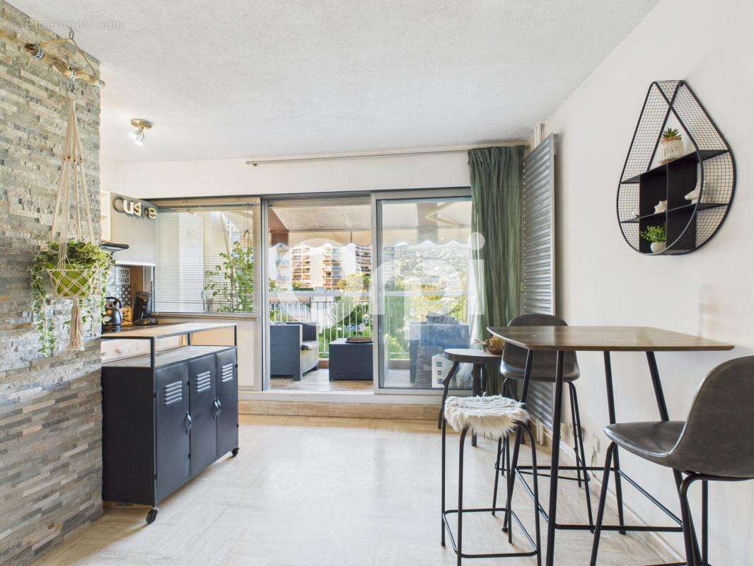 Appartement à MANDELIEU-LA-NAPOULE