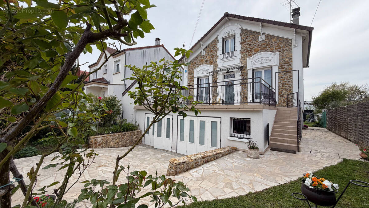 Maison à LIVRY-GARGAN