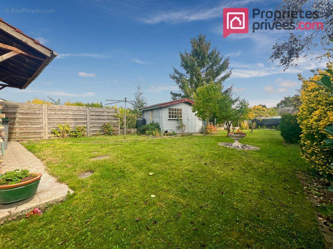 Maison à LA CHAPELLE-D&#039;ARMENTIERES