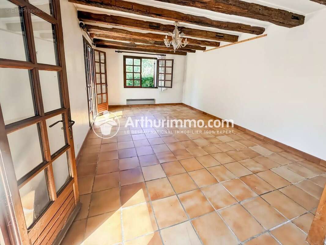Maison à ETIOLLES