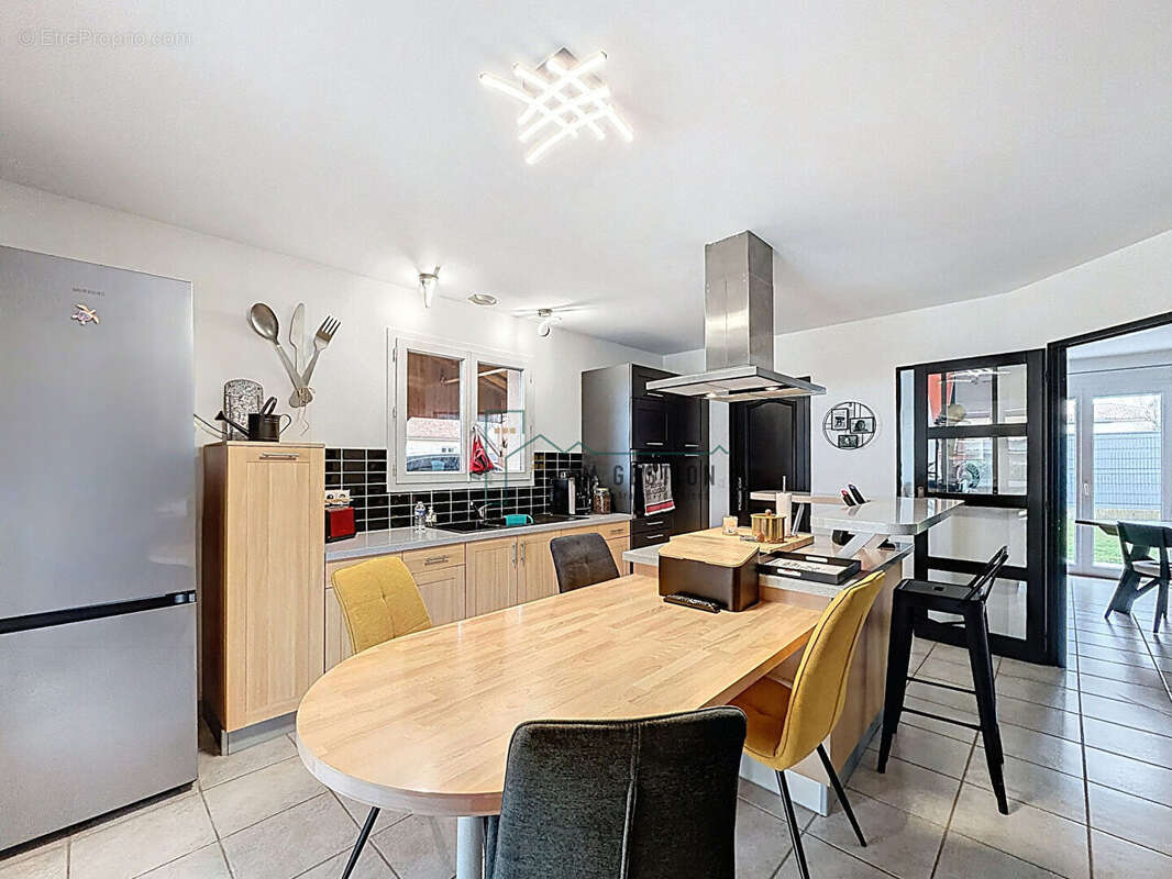 Maison à ORADOUR-SUR-GLANE