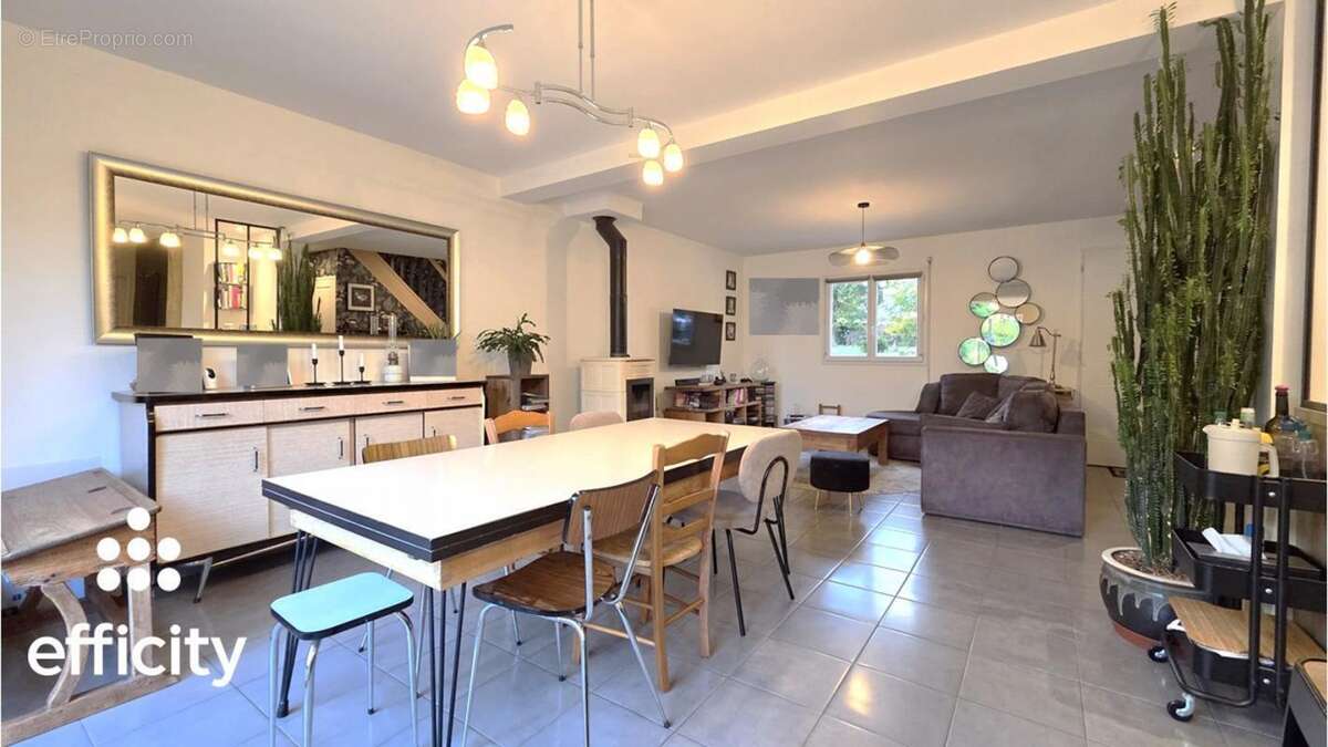 Maison à BOURG-DES-COMPTES