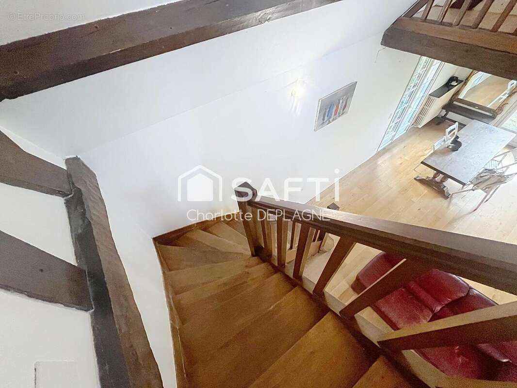 Maison 188 m² à Saint-Meard-De-Drone  - photo 5