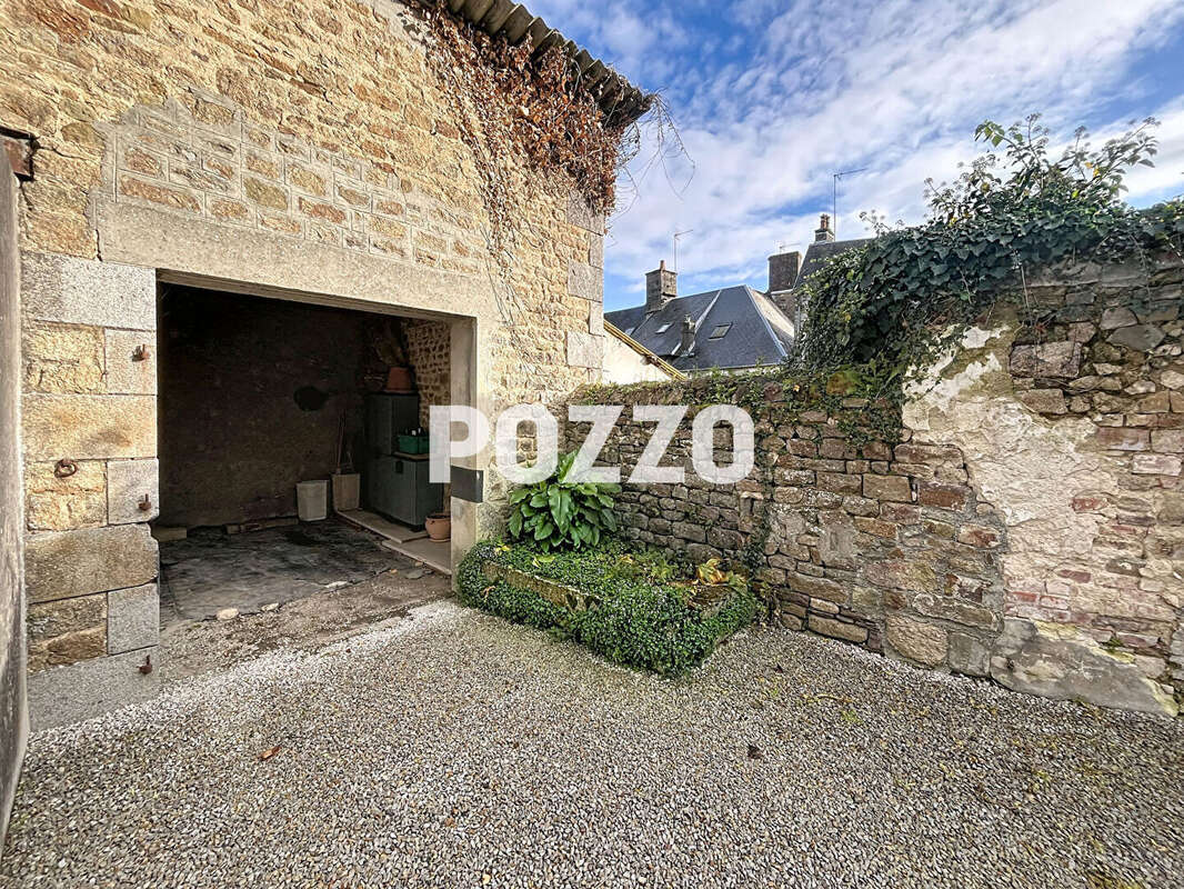 Appartement à VILLEDIEU-LES-POELES