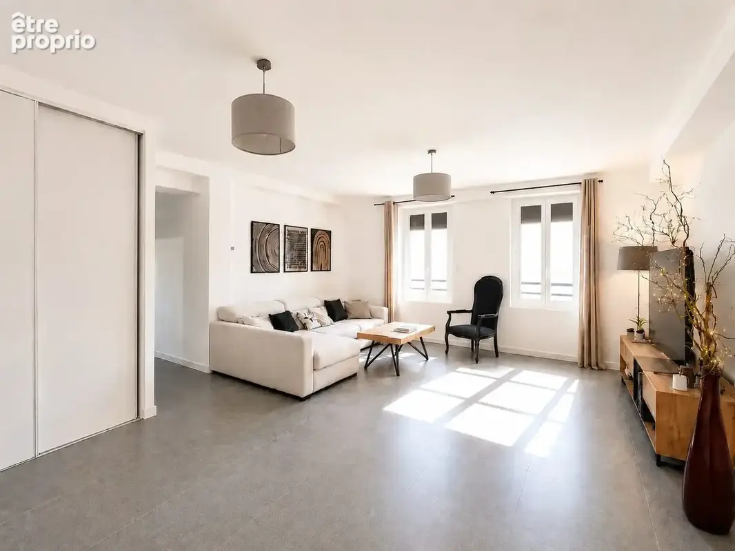 SALON - Appartement à SAINT-PIERRE-EN-FAUCIGNY