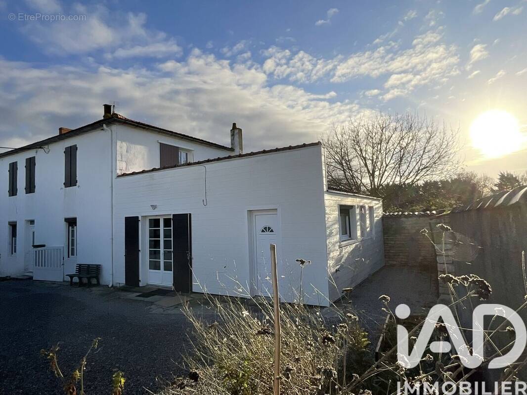 Photo 1 - Maison à SAINT-MEDARD-D'AUNIS