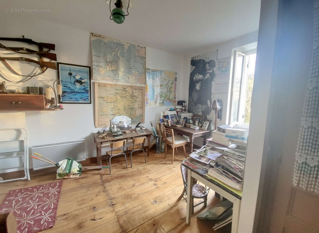 Maison à MANZAC-SUR-VERN