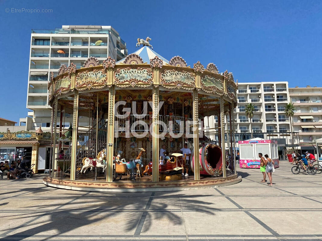 Commerce à CANET-EN-ROUSSILLON