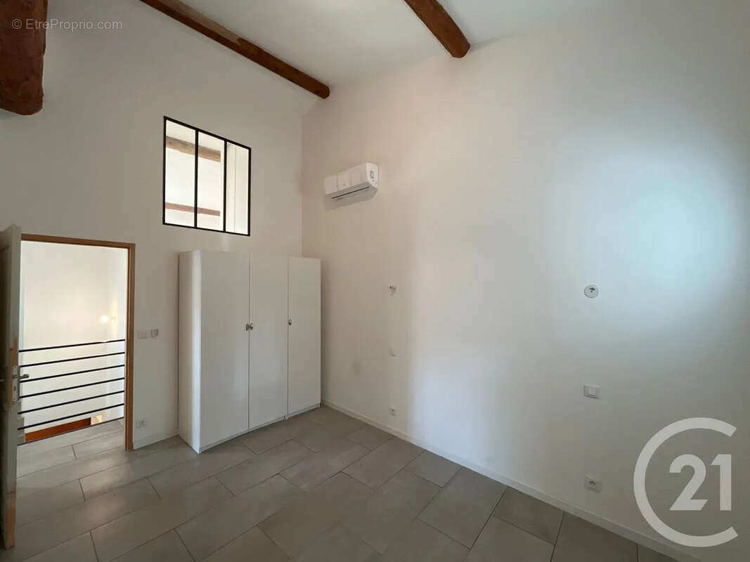 Appartement à SOLLIES-PONT